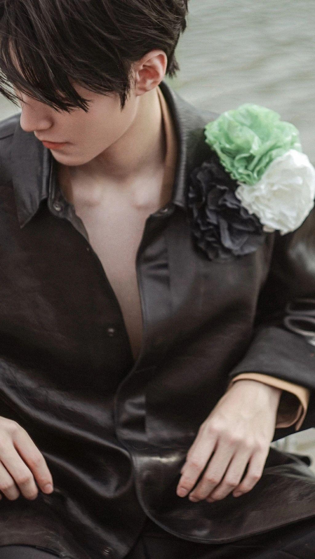 王俊凯壁纸令人窒息的外貌是心动的感觉啊