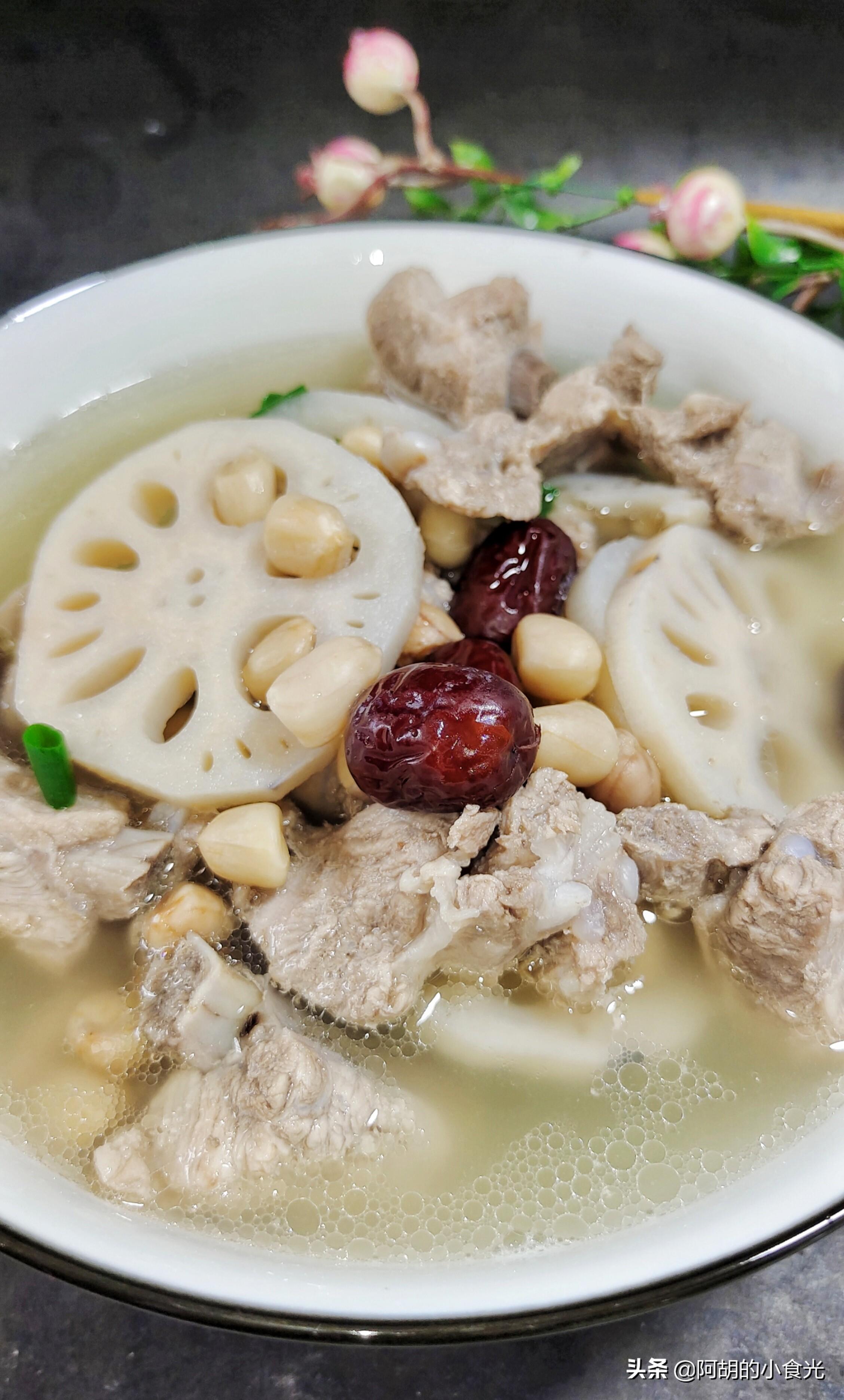 春天要喝莲藕汤和花生排骨是绝配滋润营养安心过春天