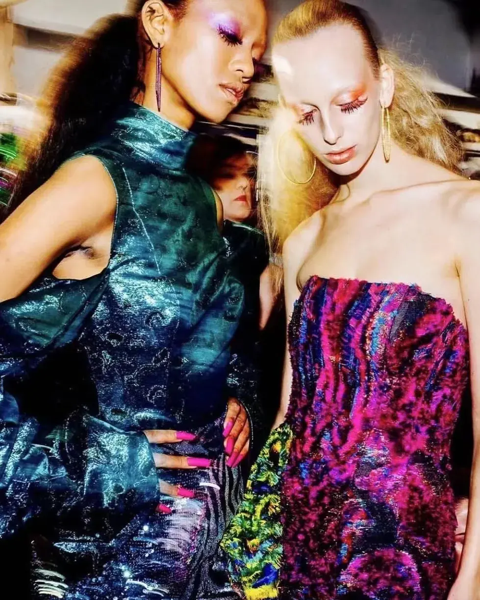 来自美国70年代的复古disco浪潮,让复古风来得更猛烈些吧!