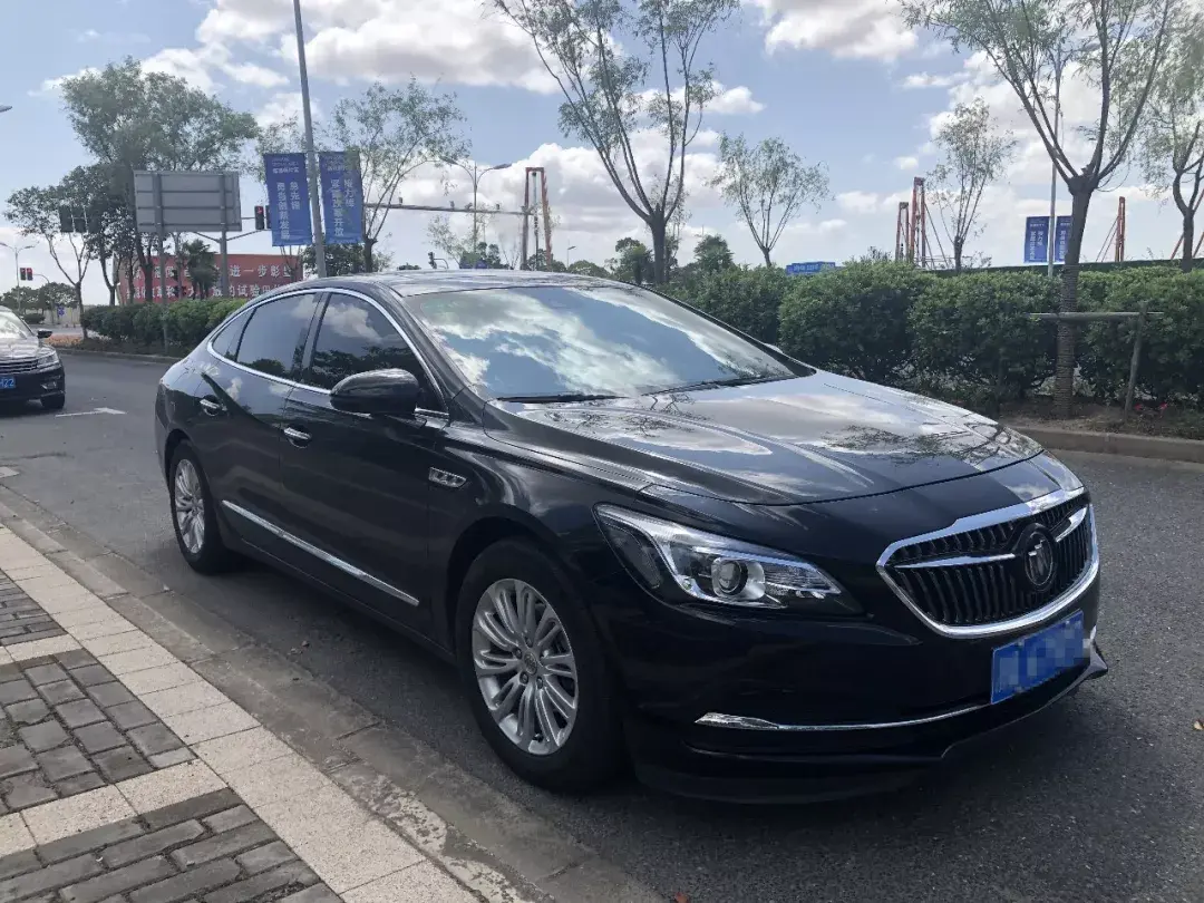 b级标杆车,原厂60km/紧急制动要18米