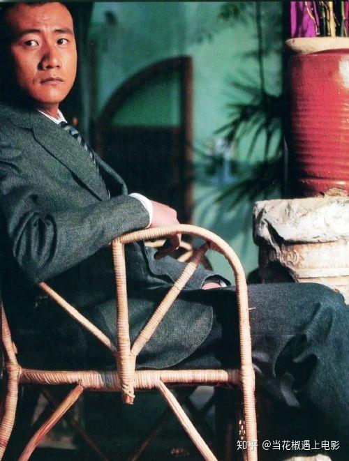 52岁硬汉胡军:家庭显赫,父母都是艺术家,今婚姻美满儿女双全 - 知乎