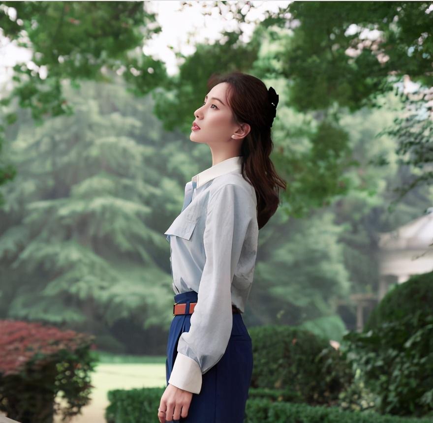 刘诗诗不愧是气质优雅女神双蝴蝶结发型效果温婉柔美名门泽佳