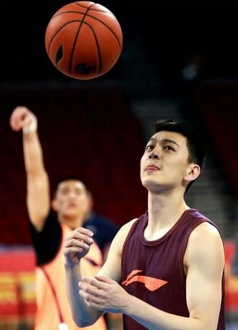 杨鸣永远都是杨鸣,辽篮的队魂 06年北京首钢的那场"扬手听京骂,断腕耀