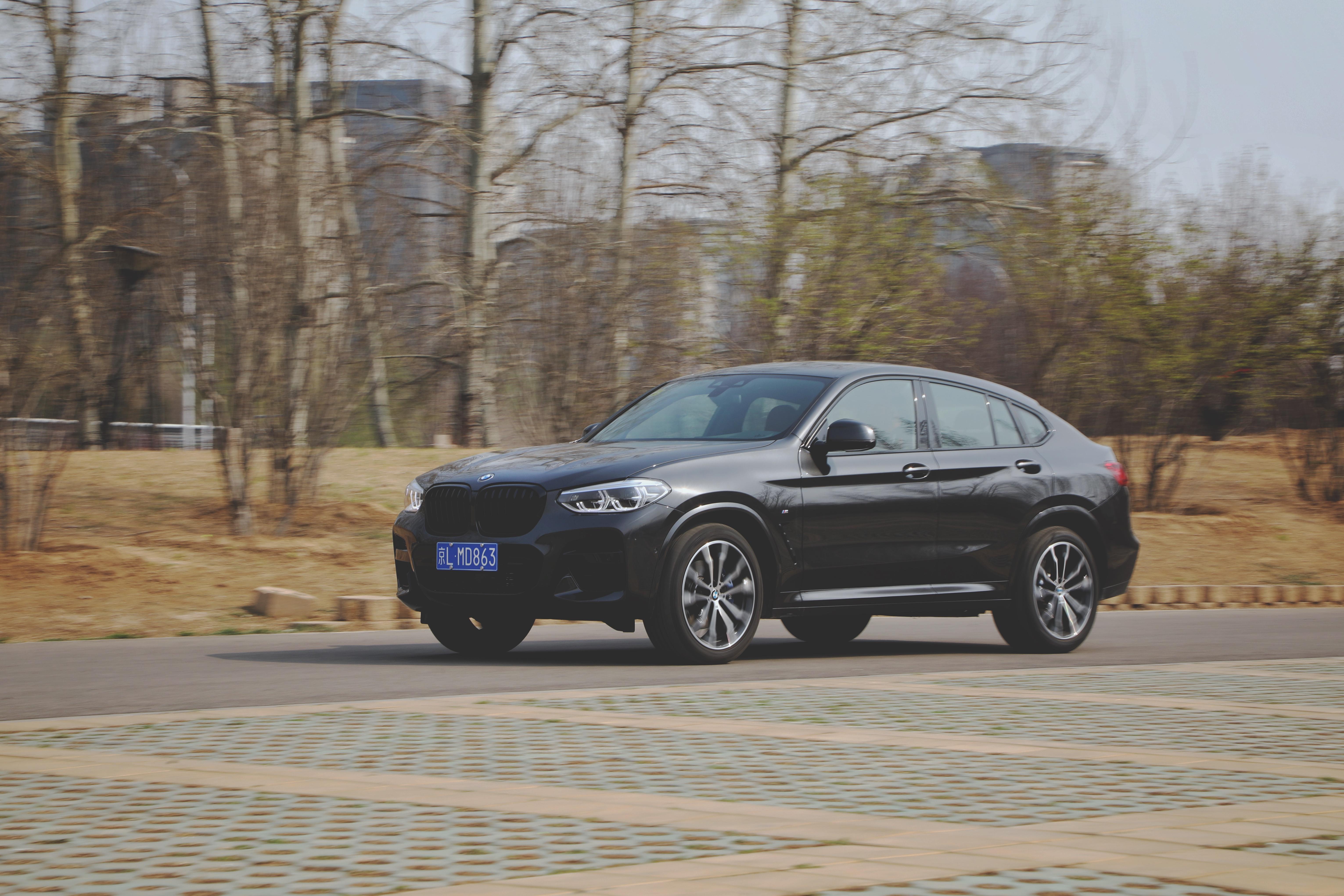 跨界轿跑suv里的翘楚试驾全新宝马x4