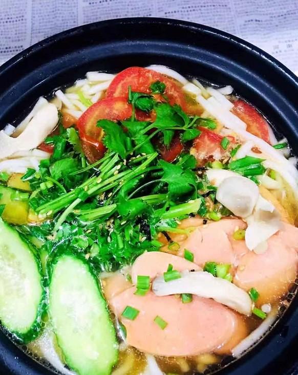 火锅鱼的正宗做法 教程 v2-4c00933cc94b3e9b310914ea0807c4ea_1440w.jpg?source=172ae18b