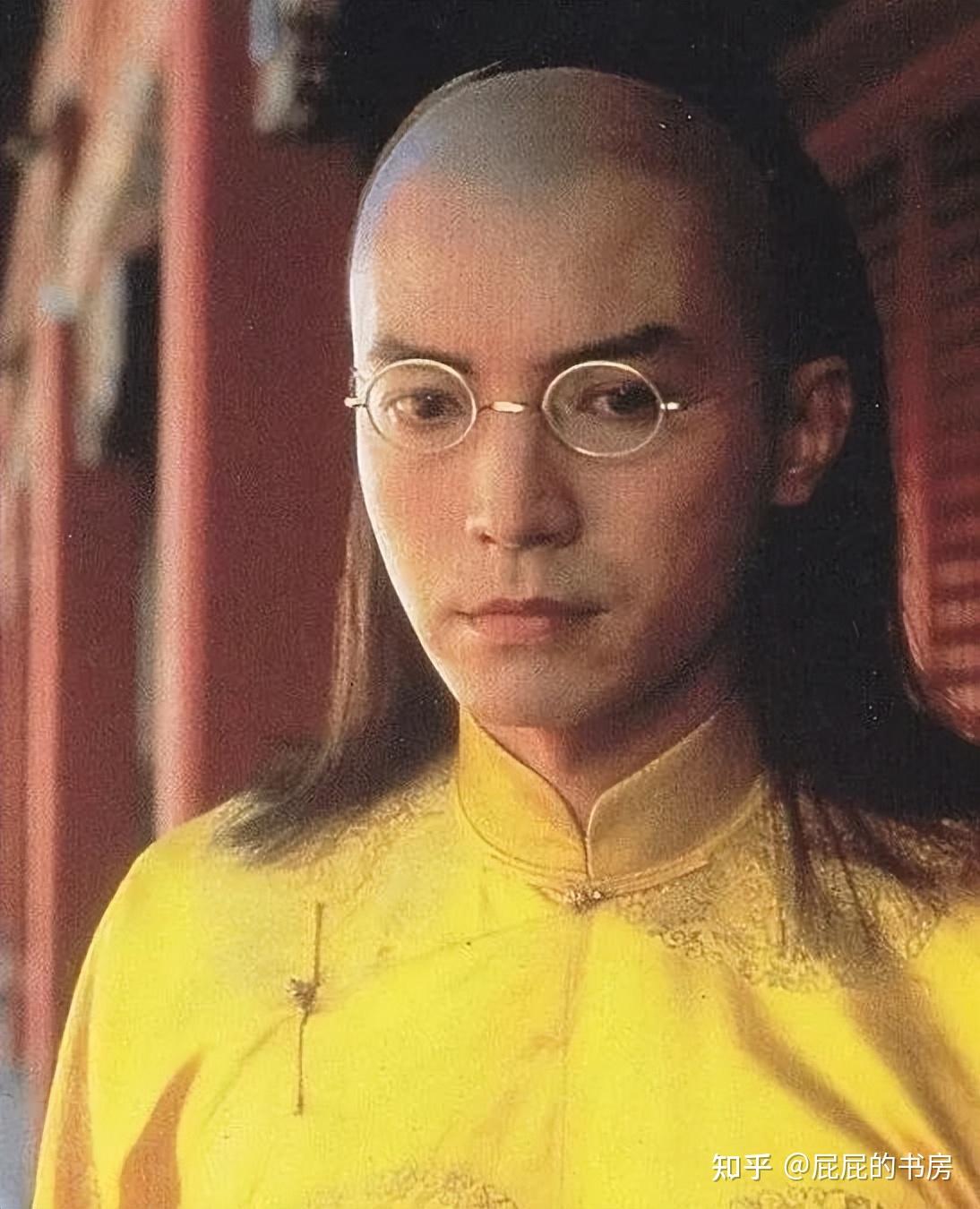 事实证明,70岁"无父无母,无妻无子"的尊龙,走上了另一条大路