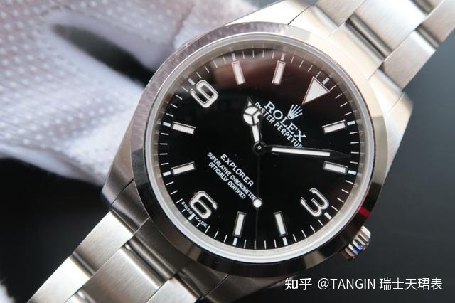 劳力士的腕表型号一般是5位或者6位,简单来说就是第一次推出的腕表会