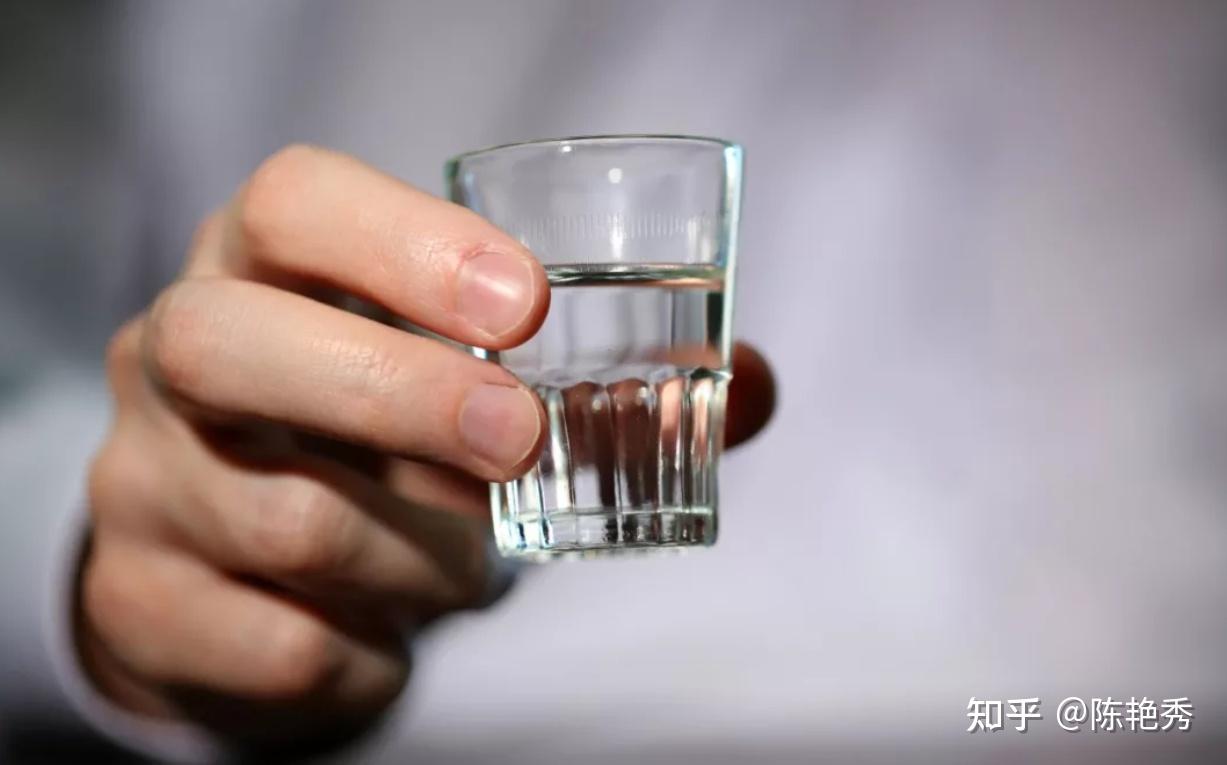 一个人喜欢独自喝酒算是一种病态吗专家的解答太到位了