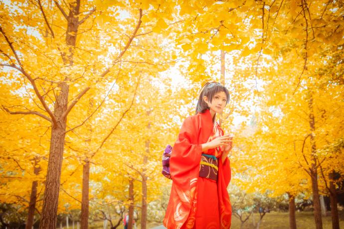 《名侦探柯南:唐红的恋歌》远山和叶cosplay