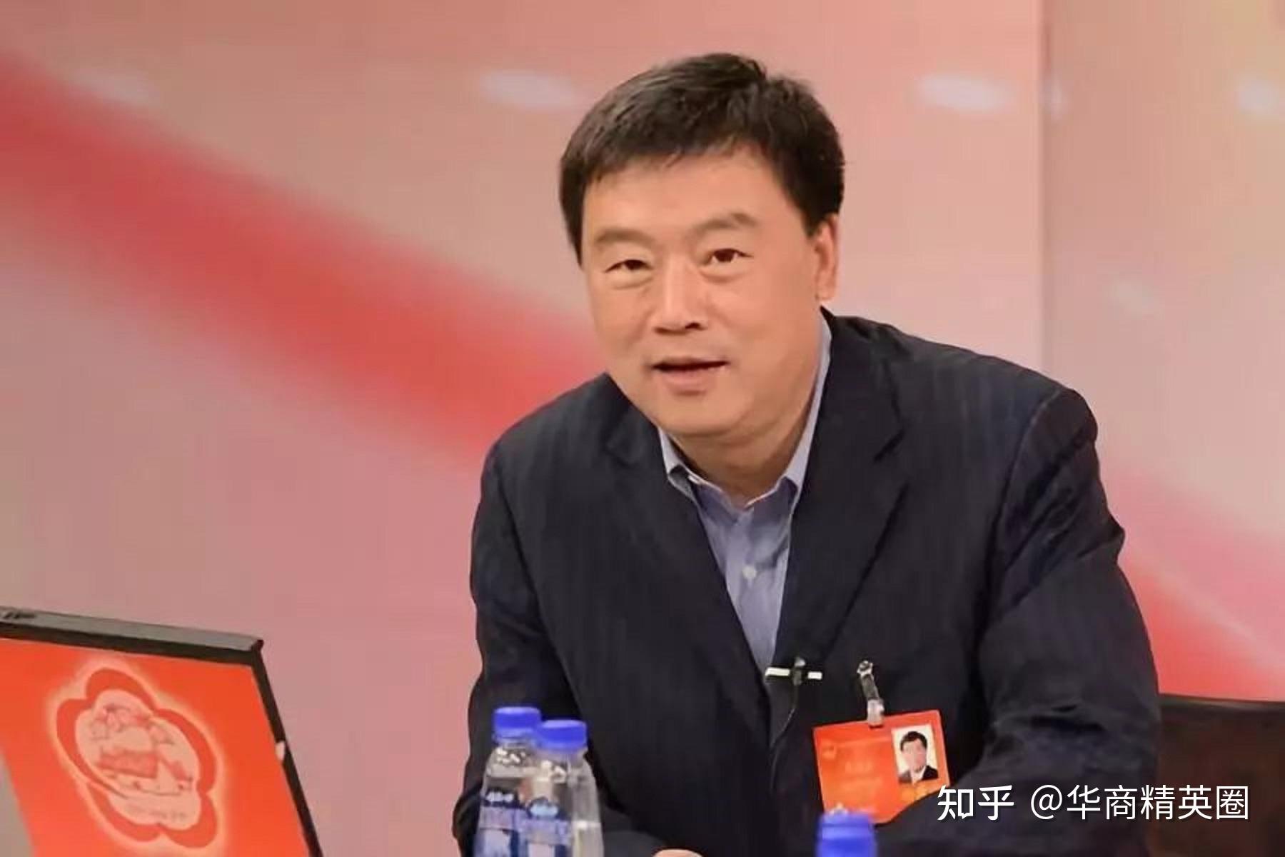 历任巨化集团公司机械厂干部,衢州市恒坚压力容器制造有限公司董事长