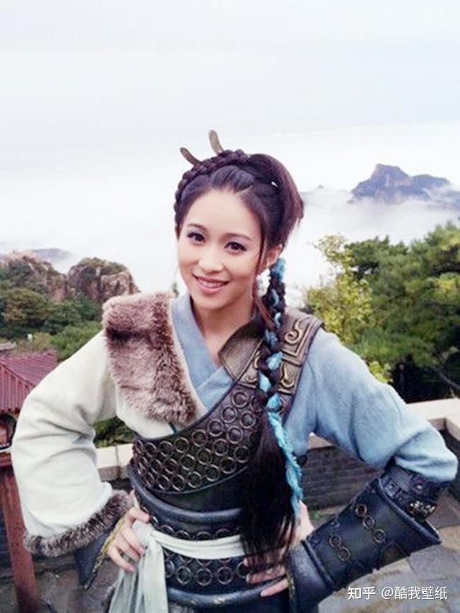 石敢当里面的美萌压寨夫人当穿上舞衣美若天仙柔情似水