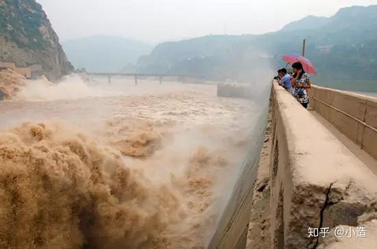 黄河上的第一个大型水利枢纽工程,被誉为"万里黄河第一坝"的三门峡