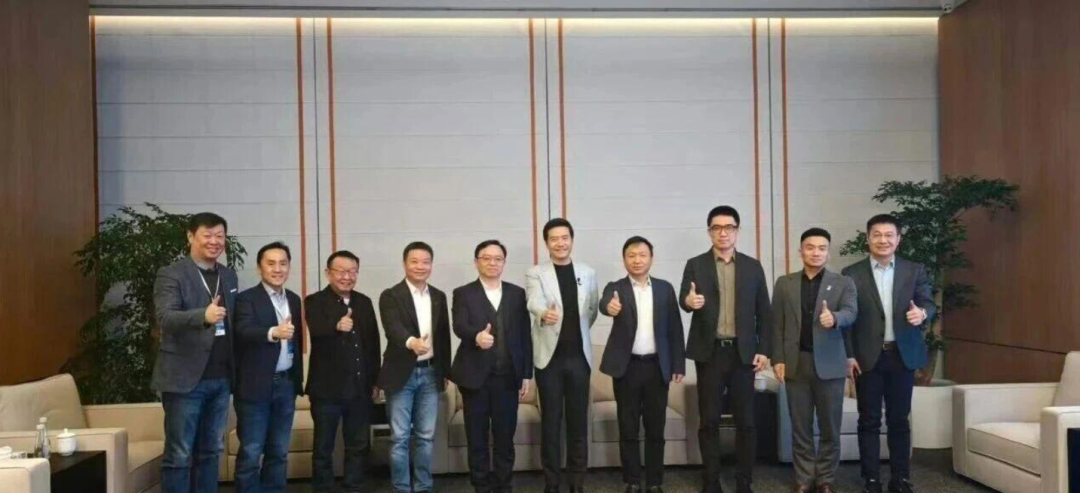 小米新一代 SU7 发布，王传福、李想、何小鹏纷纷到场助阵为哪般？