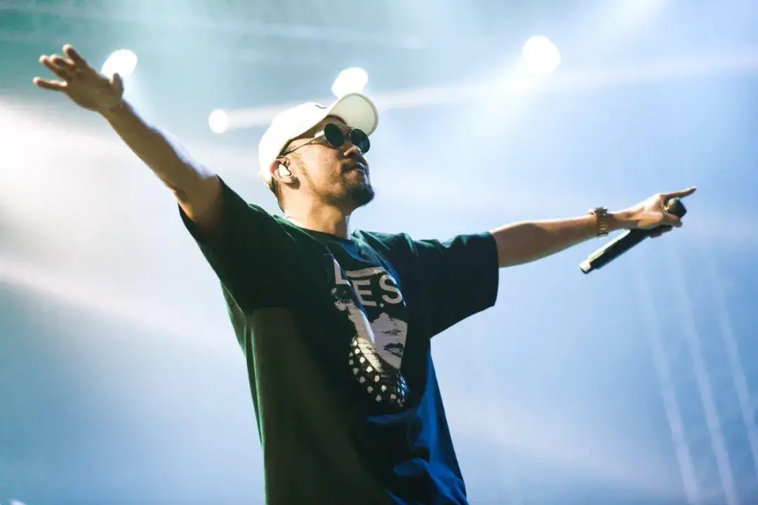 从我爱台妹到轻熟女27,再到"翘高你的屁股,阿姨",热狗一直是那个老色