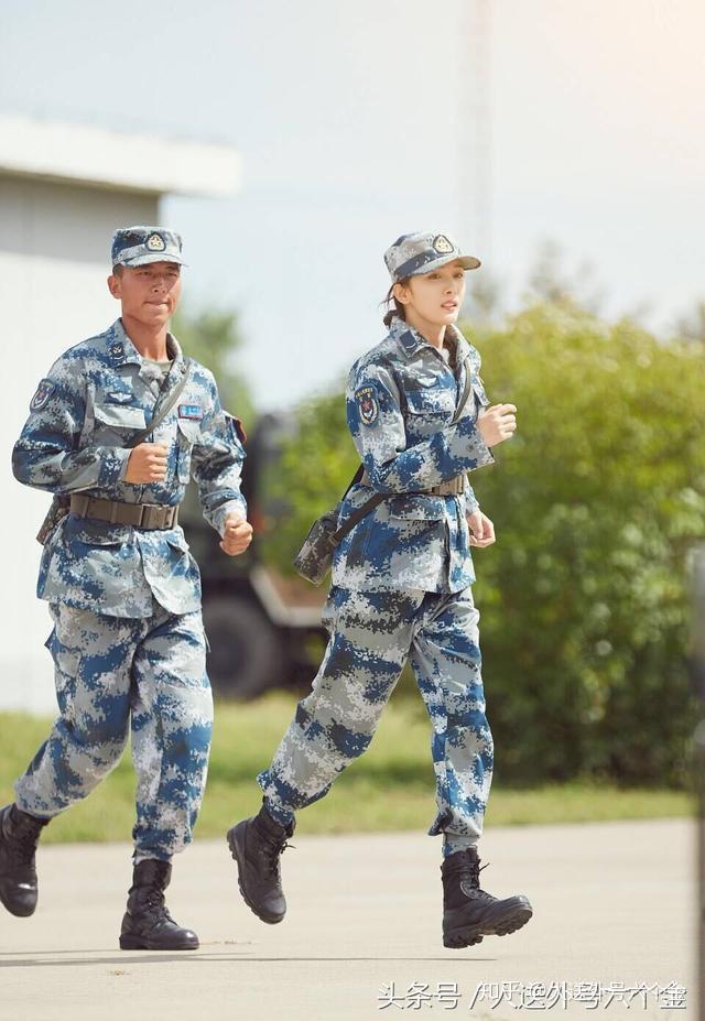 真正男子汉教官王威开微博,杨幂佟丽娅回关,要进娱乐圈的节奏吗