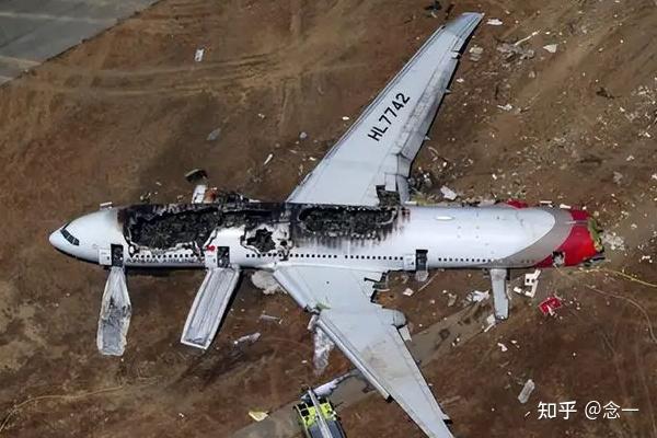 东航飞机坠毁事件图片图片