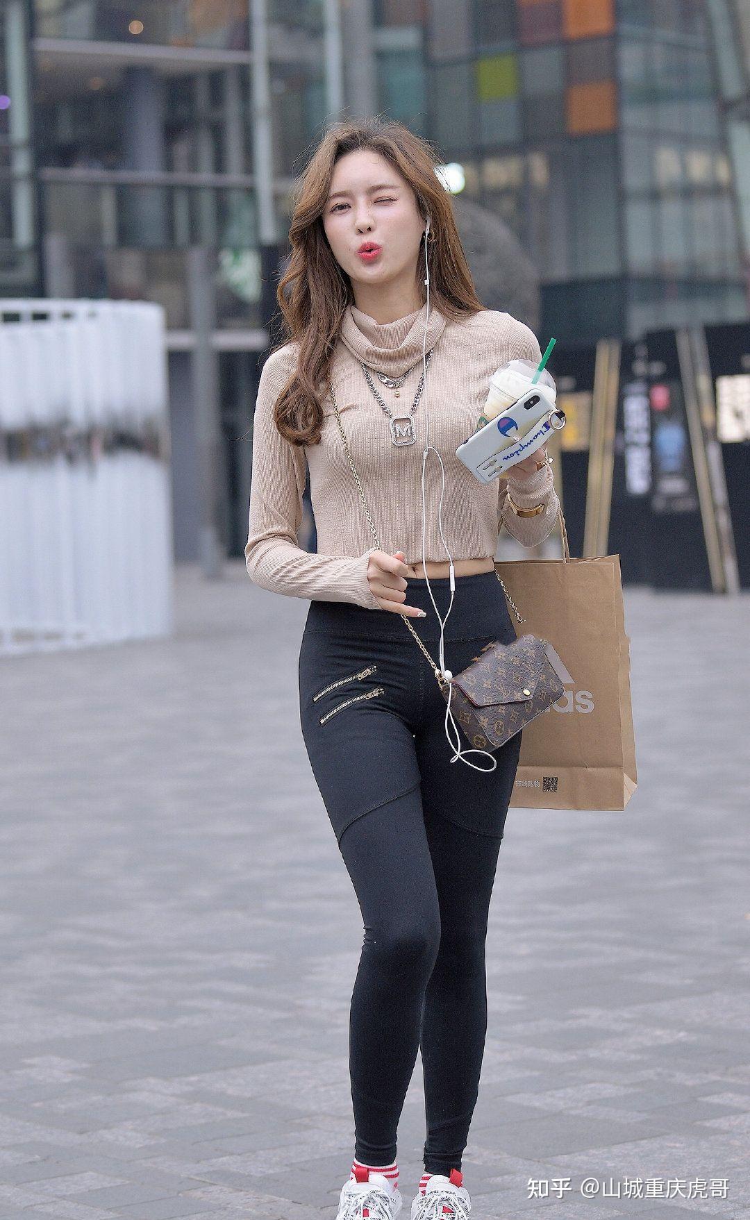 街拍时尚美女哟