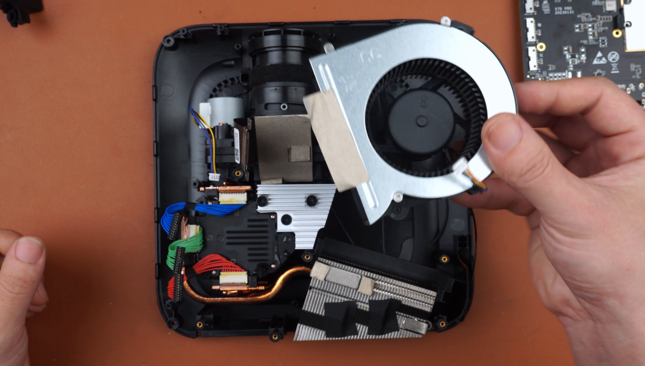 三小时拆解一台大眼橙x7dpro家用投影仪后.