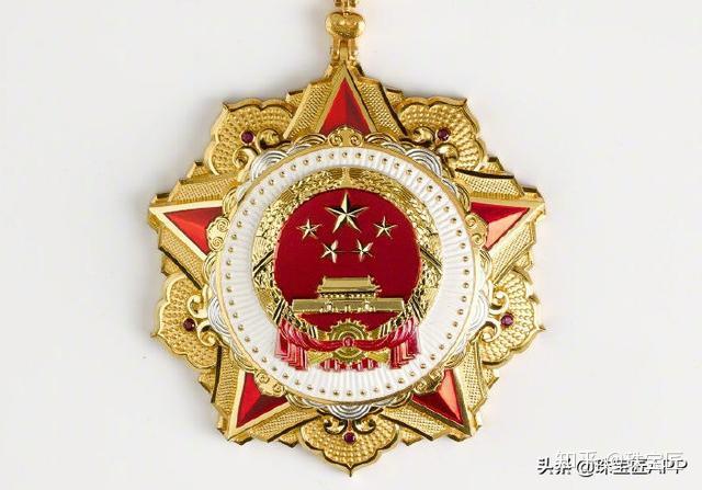 共和国勋章授予在中国特色社会主义建设和保卫国家中作出巨大贡献