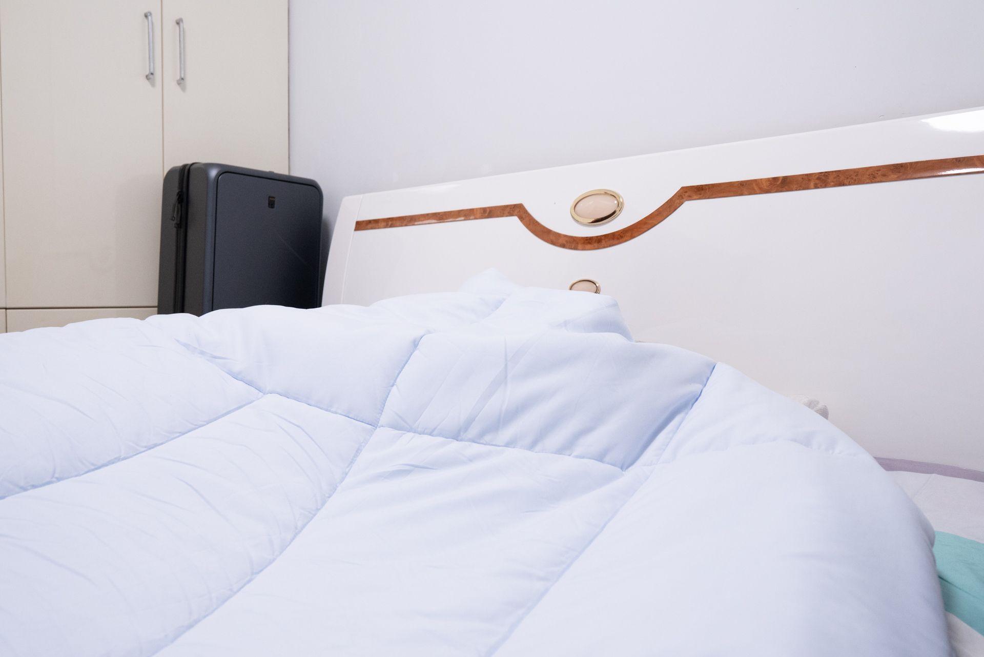 天气寒冷温暖的被窝让我留恋愉悦之家太空凝胶超轻抗菌被体验