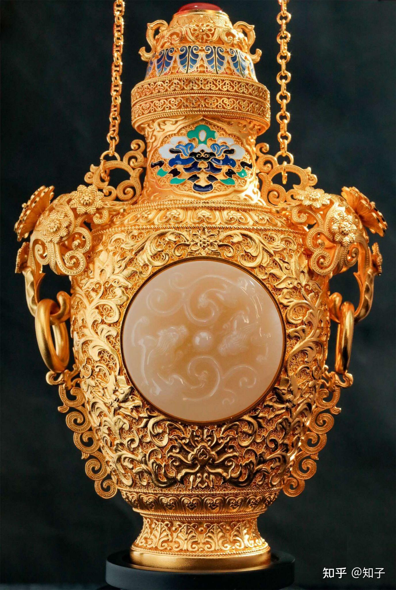 中国工艺美术史上首款金玉链瓶盛世泰瓶