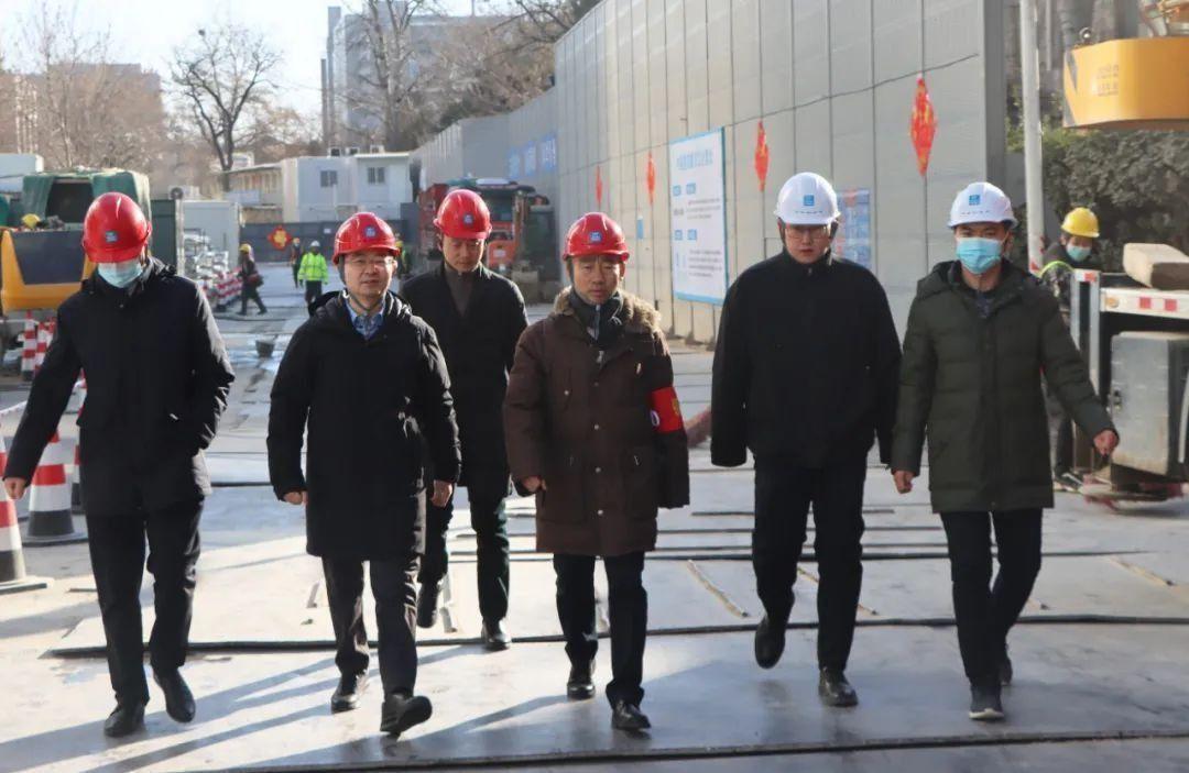 杨红亮带班检查武汉保利心语中学项目.