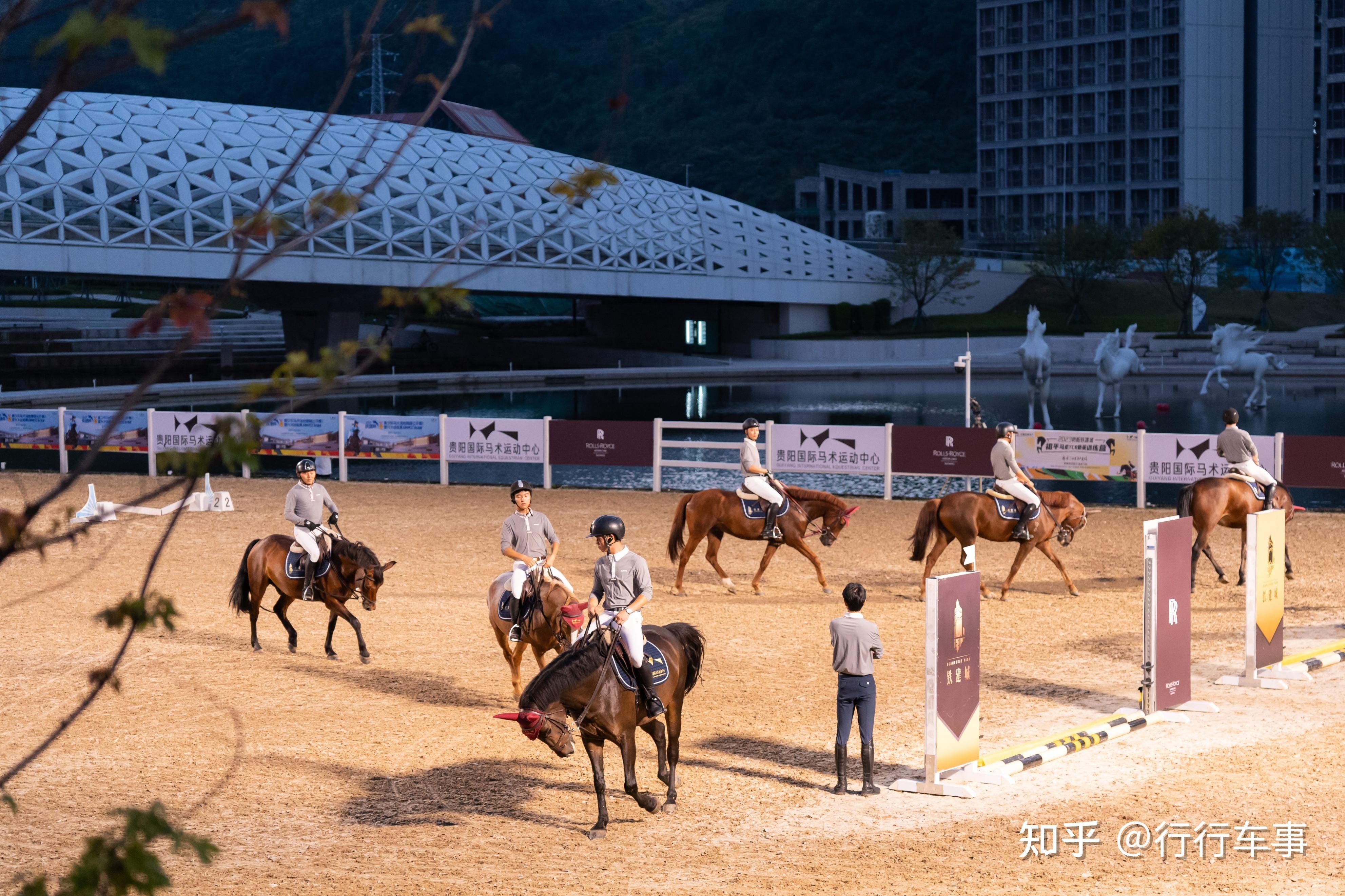 驭驰金秋辉映奢境劳斯莱斯汽车贵阳举办马术体验日活动