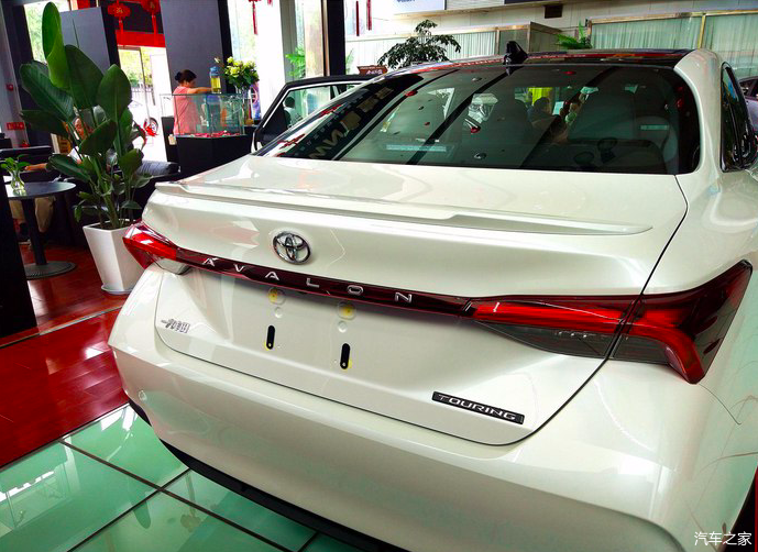 潍坊地区2019款丰田亚洲龙行情调查现车充足售1998万元起