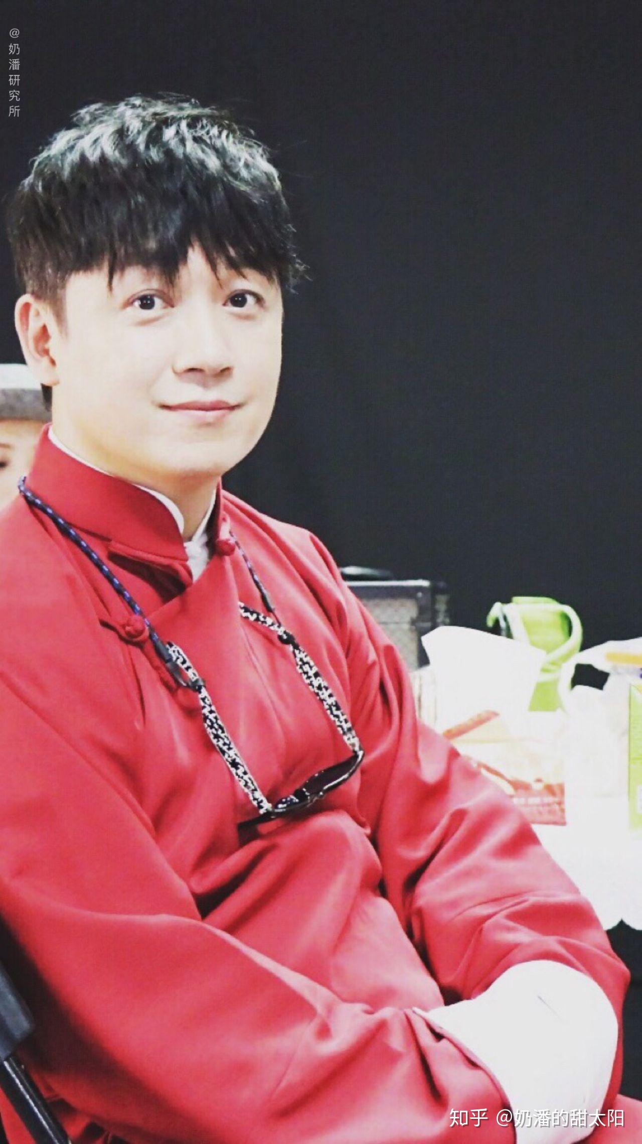 如何评价潘粤明的长相?