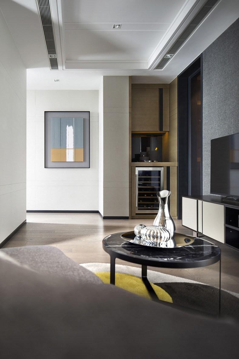 香港迎海复式样板房梁志天