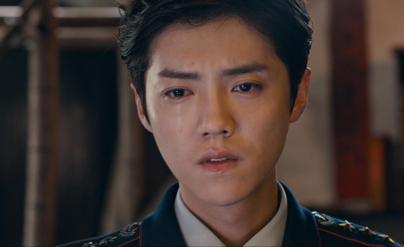 赌徒为防老千3男2女全都脱掉衣服打牌韩国高分犯罪电影