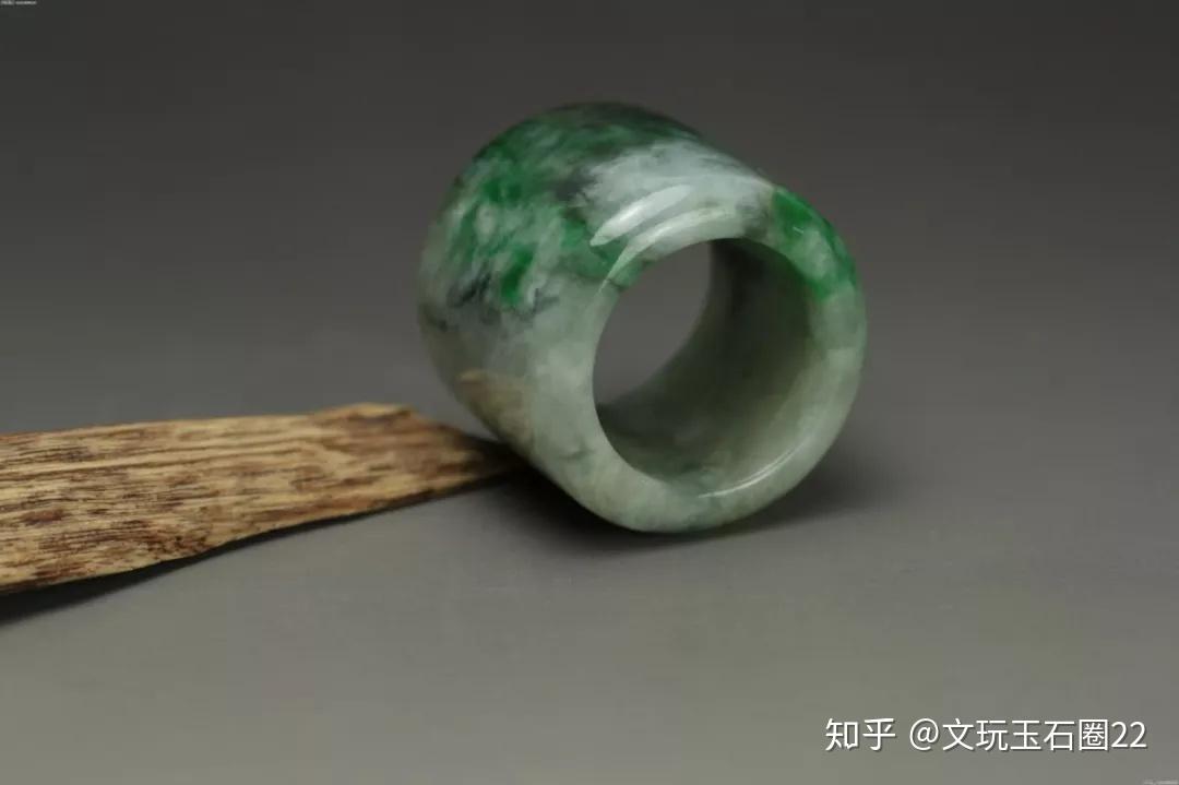 你了解翡翠扳指吗？它的价格是由哪些因素决定的？ - 知乎