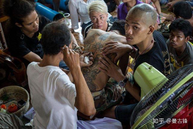 在泰国有纹身的人不一定是古惑仔也可能是警察