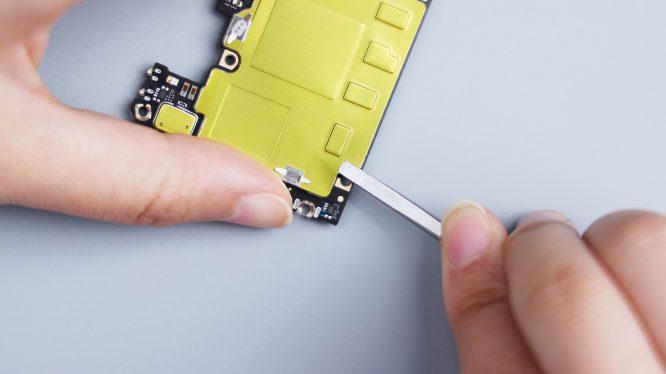 荣耀90gt首发拆解把省钱发挥到极致