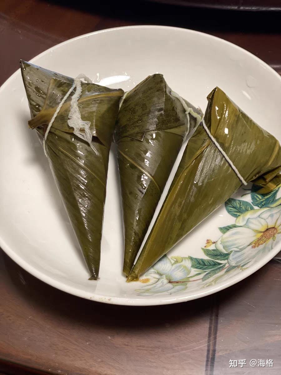 这个粽子就是我们这的白粽,只不过湖北那边的人叫清水粽我们一家人都