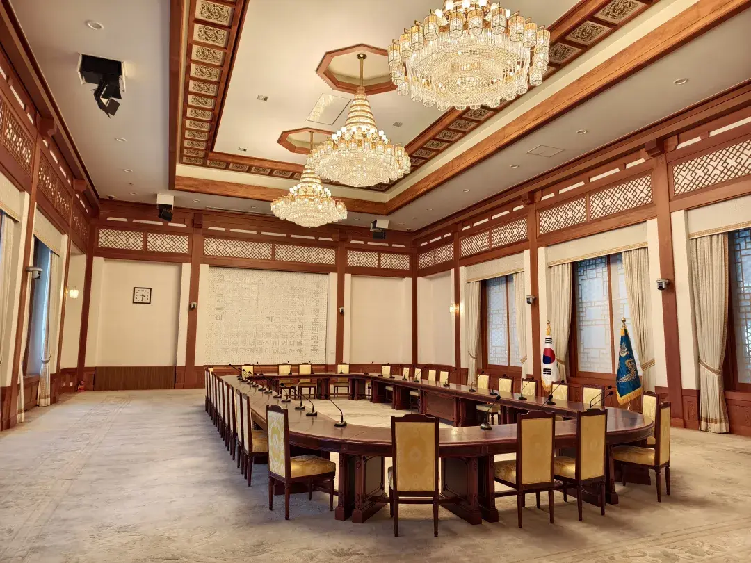 这个曾是韩国最神秘的地点，对游客正式开放了！青瓦台的攻略，来了！外国人也能随便拍照！ - 知乎