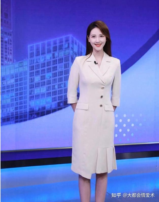 央视主持人李丹儿太美啦 - 知乎
