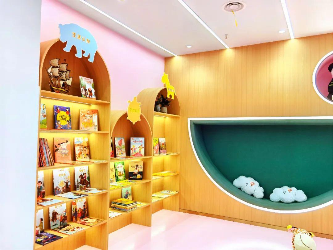 新店开业小亲生活全国首家家庭生活第三空间启幕打造潮流社交新地标
