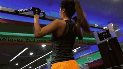 身材火辣,和女儿同框似姐妹,别人猜不出年龄是一种什么体验?