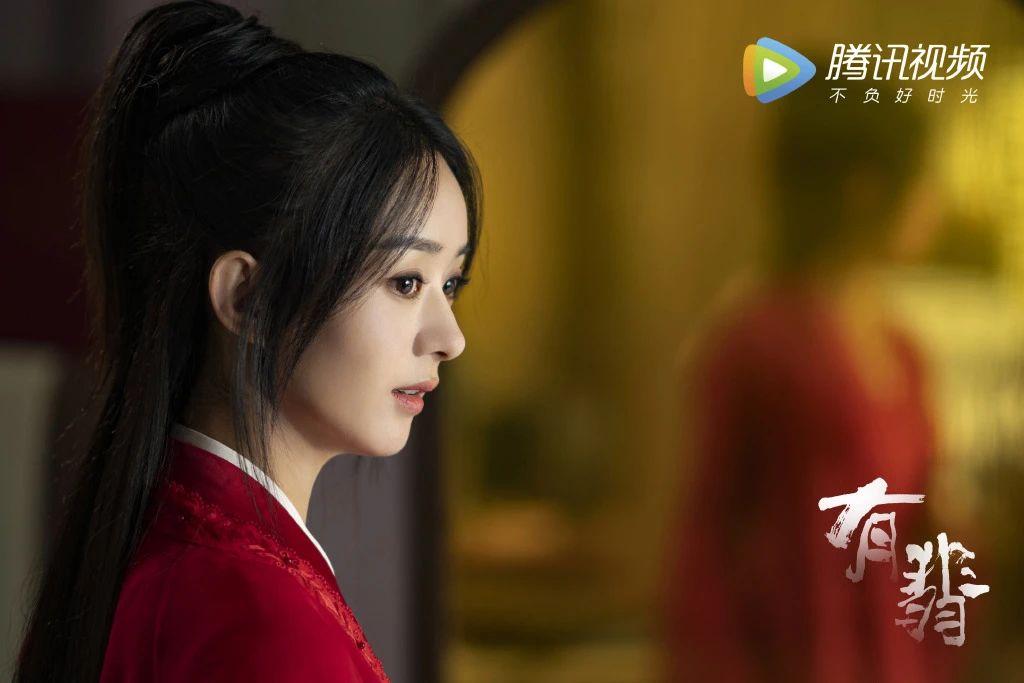 赵丽颖壁纸:身着一袭红衣令人惊艳,举手投足间衣袂翩翩