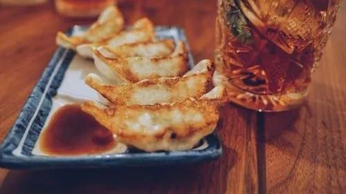 饺子包好别再直接放冰箱了 学会这个保存方法 饺子放一年都不会坏 知乎 饺子包好别再直接放冰箱了 学会这个保存方法 饺子放一年都不会坏 知乎