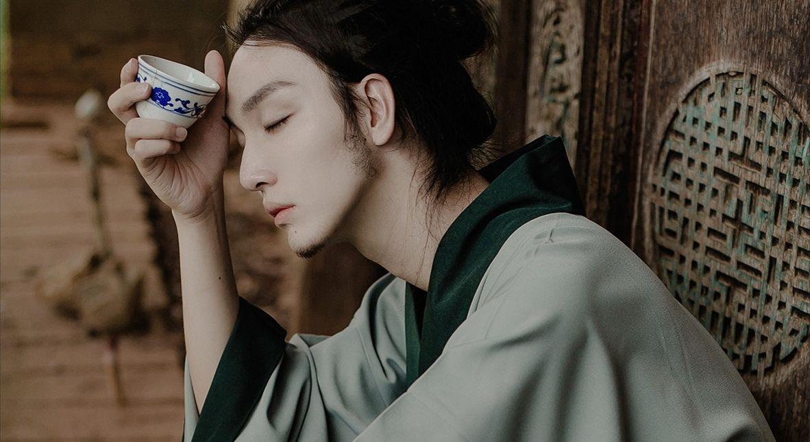 瞻彼淇奥,绿竹猗猗.黄鹤洞仙公子之温润如玉.在其板屋,乱我心曲.