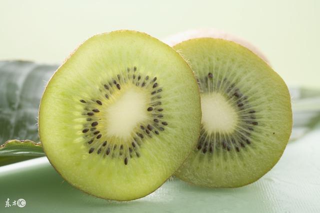 辐射已经成为公害我们为电脑族手机族推荐了7种抗辐射水果请收藏