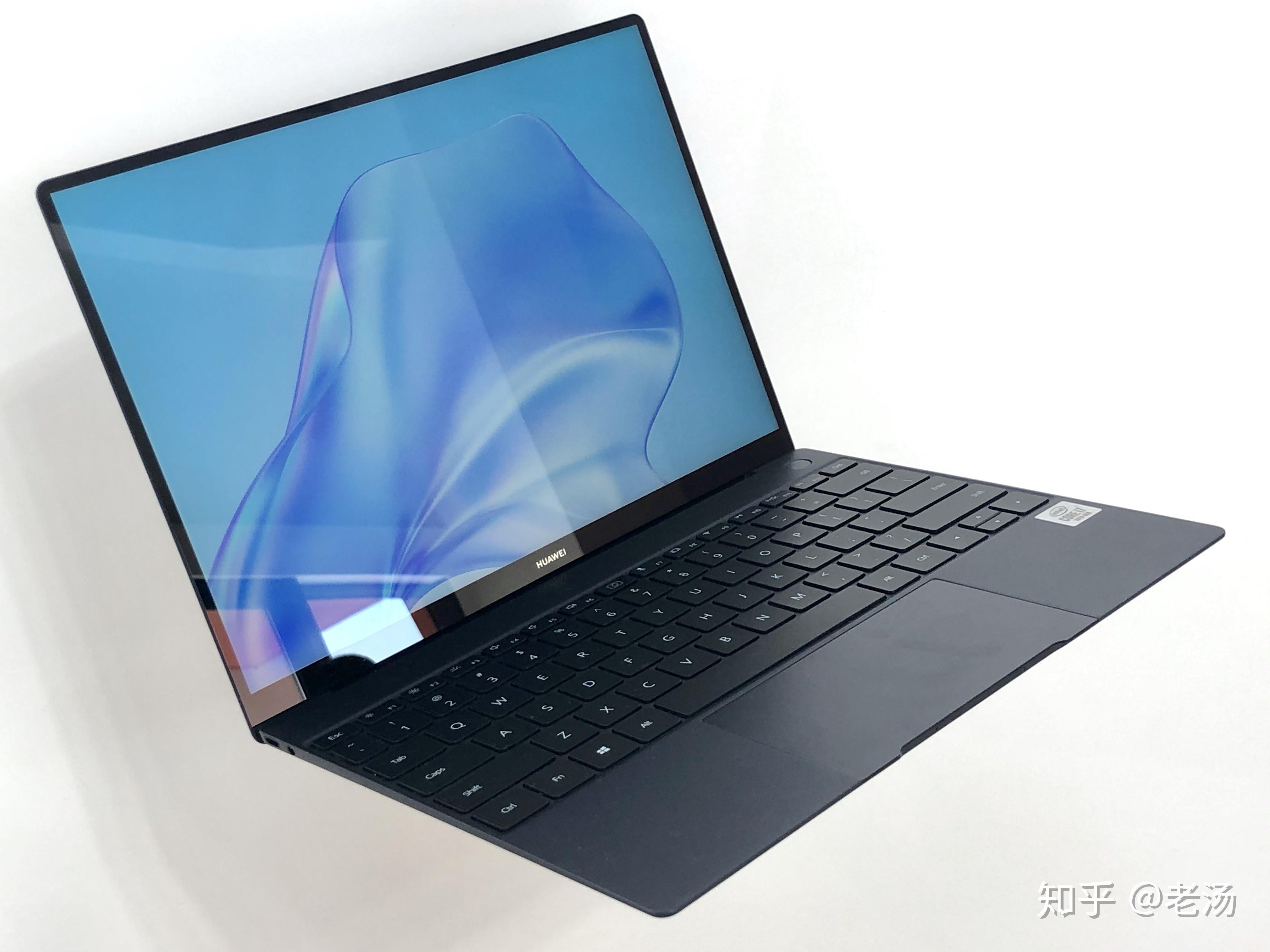 华为matebookx发布现场简单上手轻轻地它来了