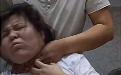 达令家暴掐郭老师脖子_哔哩哔哩 (゜-゜)つロ 干杯~-bilibili b23.tv