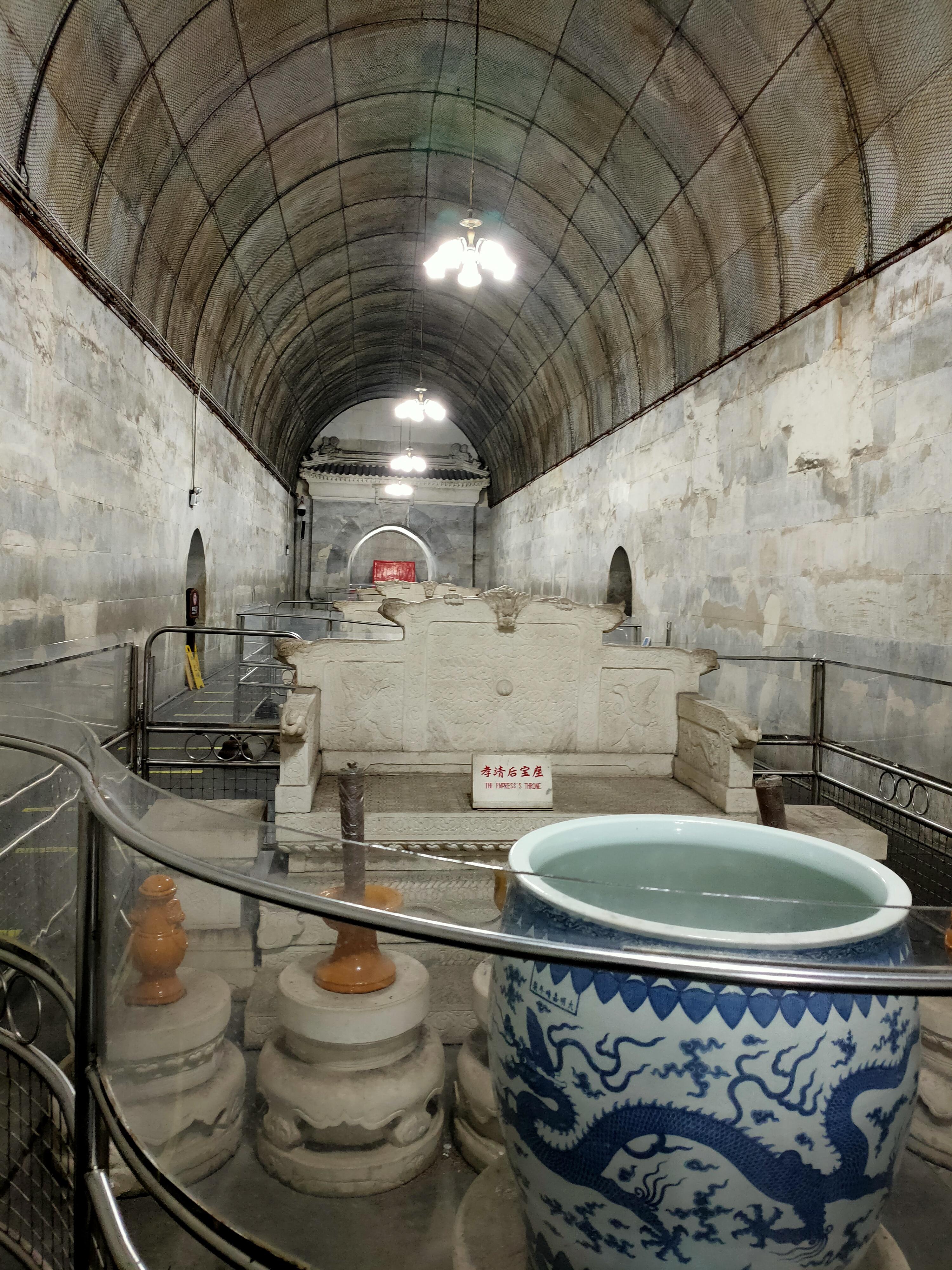 实探北京十三陵定陵地宫,揭秘传说中的皇后诈尸,真的很邪门?-十三陵定陵语音讲解