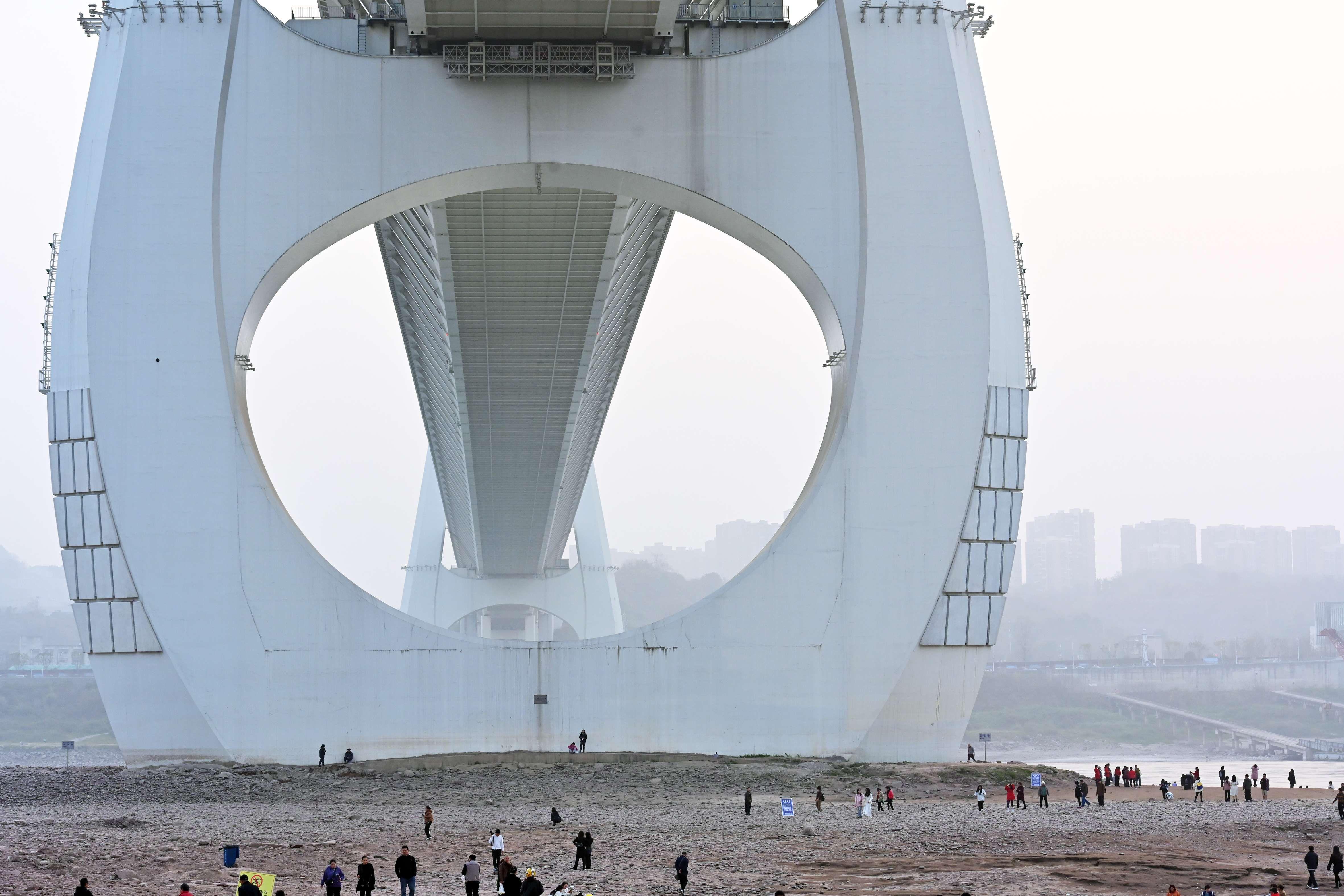 壮哉重庆市白居寺长江大桥火出圈