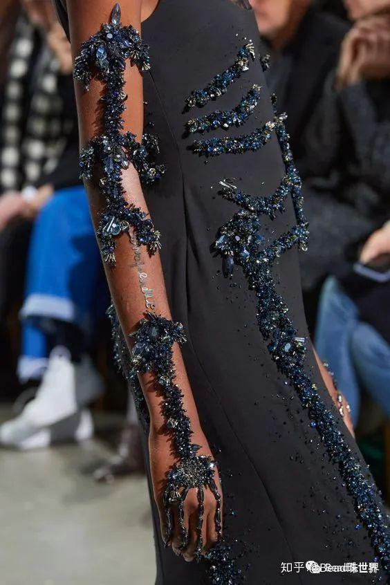 好奇特怪异又绝美的超现实主义时装首饰schiaparellis2020春季时尚