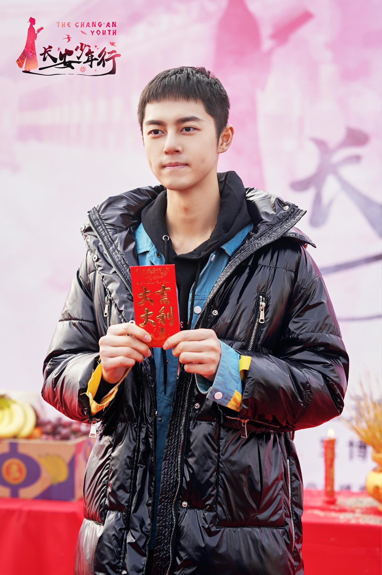 优质年轻男演员谢彬彬剧中饰演唐九华,是兵部侍郎独子,沈蝶衣的未婚夫