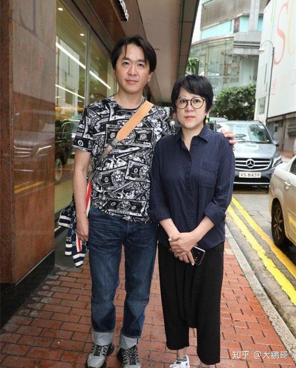 邓兆尊:星爷电影经典龙套,齐拥三位女友的"当代韦小宝"